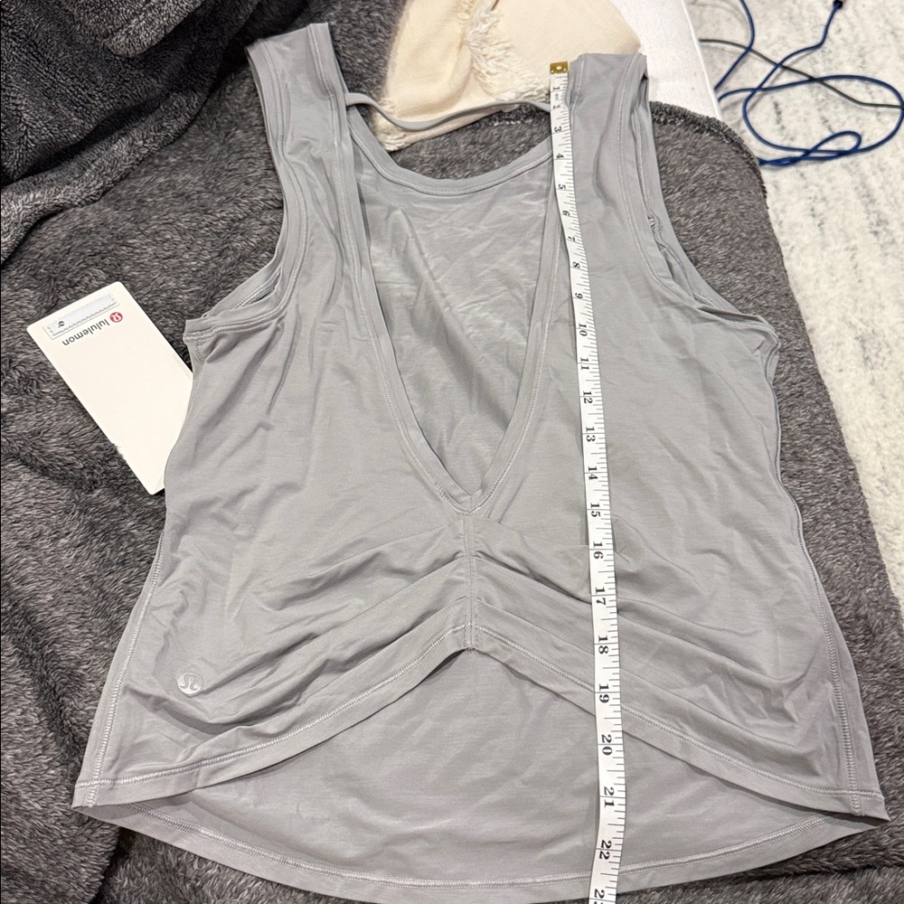 NWT Lululemon Deep Stretch Tank, Silver Drop, Size 6 - Picture 5 of 6